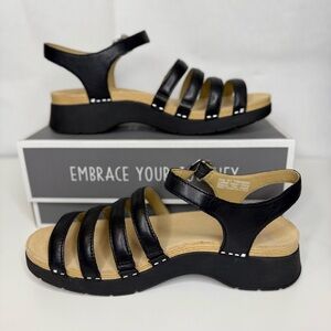 Dansko Season Leather Sandals | Black | Size 41 | New in Box
